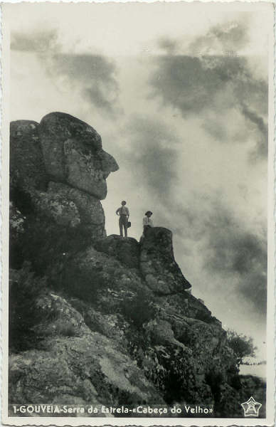 N 1 - Serra da Estrela - Cabea da Velha - Ed. da Tabacaria Central Gouveia - SD - Circulado em 1954 - Dim. 10,8x8,9 cm - Col. M. Soares Lopes