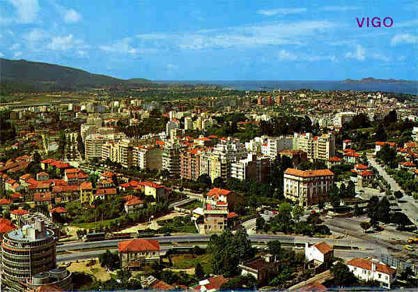 N. 148 - VIGO: Vista panoramica - Edio ARRIBAS, Zaragoza - S/D - Dimenses: 14,9x10,4 cm. - Col. Gaspar Albino (1960).