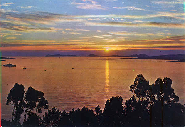 N 5731 - Vigo. Pr do Sol na Ria - Editiones A. Esperon, Madrid - Dim. 14,9x10,3 cm - Col. Amlcar Monge da Silva