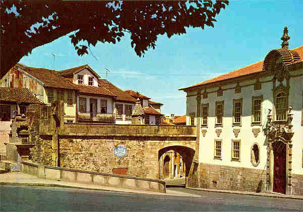 N. 92 - Viseu-Portugal: Porta dos Cavaleiros da Antiga Muralha D. Afonso V - Edio LIFER, Porto - Fotografia de FISA - S/D - Dimenses: 14,8x10,4 - Col. HJCO (1989)