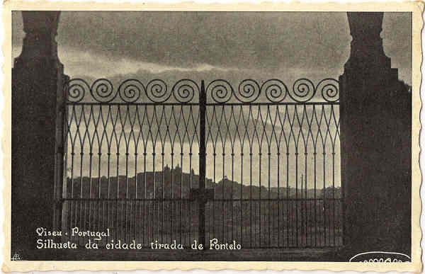 SN - Viseu-Portugal-Silhueta da cidade tirada de Fontelo - Edio da Comisso Municipal de Turismo - Impresso na Tipografia Comercial Anadia - SD -  Dim. 9x14 cm. - Col. Jaime da Silva (Circulado em 1946)