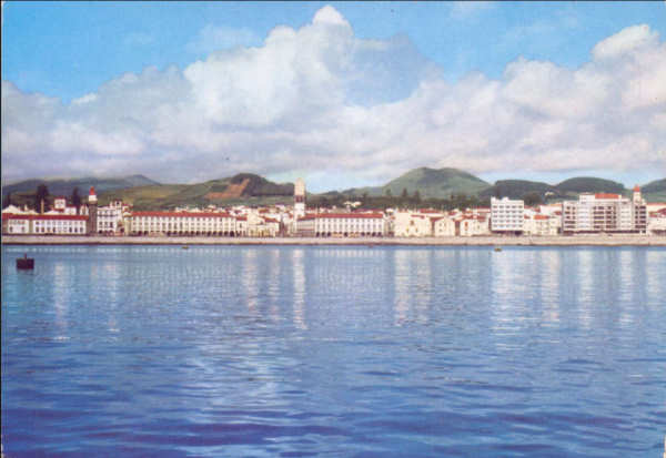 Nº 1 - SÃO MIGUEL. Ponta Delgada. Vista do mar - Edição Fotografia Nóbrega - Dim. 15x10,5 cm - Col. A. Monge da Silva (cerca de 1966)