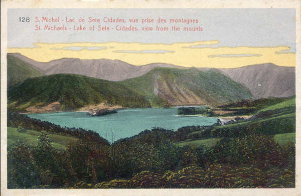 N 128 - SO MIGUEL. Sete Cidades, Lago visto das montanhas - Edio annima - Dim. 13,9x9,1 cm - Col. A. Monge da Silva (cerca de 1910)