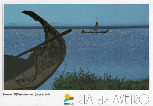 N. 29 - RIA DE AVEIRO Barcos Moliceiros ao Crepsculo - Ed. Artes Grficas - SD - Dim 15x10,5 cm - Col. Mrio Silva.