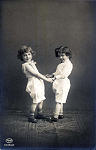 Srie 60984/2 - Edio Albercht & Meister, Berlin - Circulado em 1915 - Dim. 13,4x8,5 cm - Col. Amlcar Monge da Silva