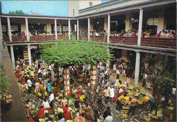 N. 125 MADEIRA Mercado do Funchal - Ed. CARVO, MARTINS & SILVA,L.DA - RUA DIREIRA, 21 - FUNCHAL FABRICADO EM 