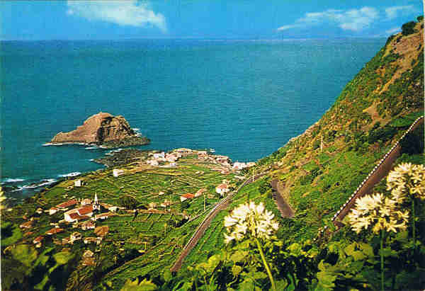 POR. 55 - MADEIRA  Vila do Porto do Moniz - Ed. Francisco Ribeiro - Rua Nova de S. Pedro, 27 telef.23930 FUNCHAL - MADEIRA GM - SD - Dim. 14,8x10,2 cm. - Col. Manuel e Ftima Bia (1975).