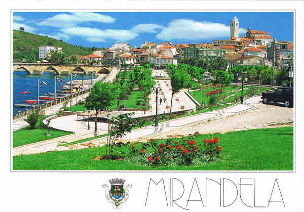 N. 2 - MIRANDELA PORTUGAL - Ed. FRANCISCO - MS LDA tf. 4961155 AMADORA Editores e Artes Grficas EXCLUSIVO LIVRARIA PAPELARIA LUSITANA E DO BAR ESPELHO DE GUA - MIRANDELA - SD - Dim. 15x10,5 cm - Col. - Manuel Bia (2002).