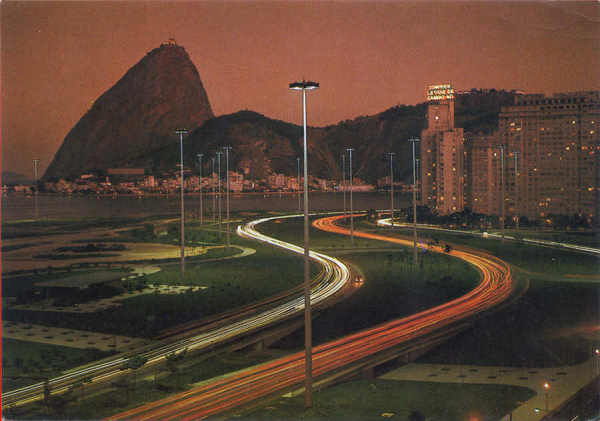 N 82 - Crepsculo no aterro do Flamengo - Dim. 14,8x10,4 cm - Editora Mercator, S Paulo - Usado em 1974 -  Col. A. Monge da Silva (1969)