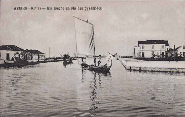 N 23 - Aveiro - Um trecho da Ria das Pyramides - Editores Moreira Torres, Aveiro - Dim. 137x88 mm - Col. A. Monge da Silva (cerca de1910)