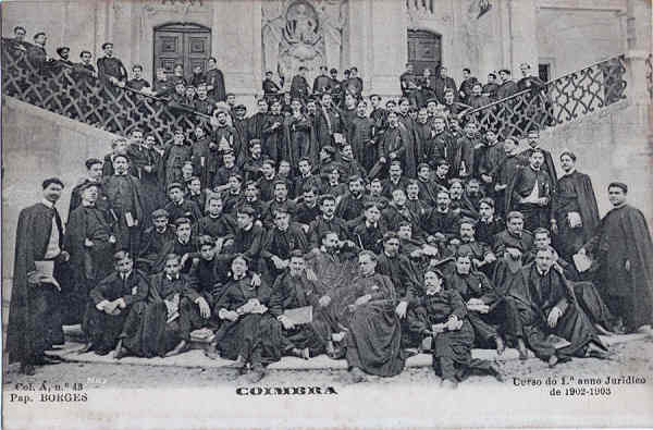 Col. A, 48 - Curso do 1 anno Juridico de 1902/03 - Pap. Borges, Coimbra - Dim. 138x92 mm - Col. A. Monge da Silva (cerca de 1905)