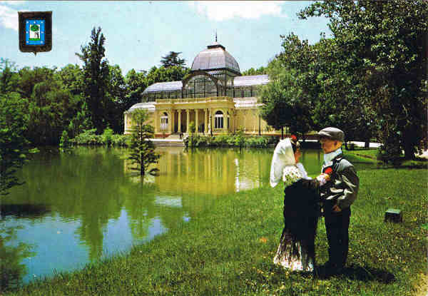 35- N. 150 - MADRID - Palacio de Cristal y parejita tpica - Ed. DOMINGUEZ - MADRID POSTALES ESCUDO DE ORO Ediciones FISA - Palaudarias,26 - Barcelona - Printed in Spain - SD - Dim. 14,8x10,3 cm - Col. Manuel Bia (1971)