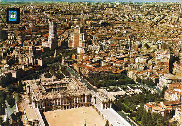 38- N. 198 - MADRID - Vista area - Ed. DOMINGUEZ - MADRID POSTALES ESCUDO DE ORO Ediciones FISA - Palaudarias,26 - Barcelona - Printed in Spain - SD - Dim. 14,9x10,4 cm - Col. Manuel Bia (1971)