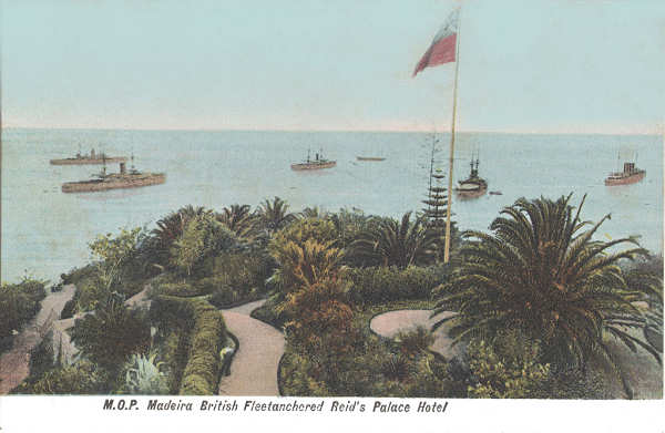 SN - Madeira British Fleet anchored Reid's Palace Hotel - Editor M.P.O. - Dim. 140x92 mm - Col. A. Monge da Silva (c.1910)