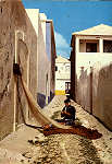 N 141 - NAZARE (Portugal) - Pescador consertando as redes na rua - Ed. Fernando de Carvalho - SD - Dim. 149x102 mm - Circulado em 30/10/1970 - Col. Graa Maia