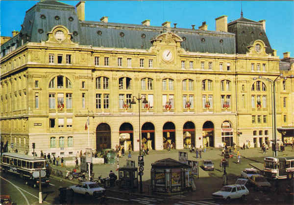 N 655 - PARIS - La Gare St Lazare - Ed. LYNA PARIS, rue du Caire - 75002 PARIS Tl.: 236.41.28 LYONCOLOR Photo: Luc NEMETH. - SD - Dim. 14,8x10,3 cm - Col. Manuel Bia