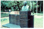 N 9/18 - S. JOO DA MADEIRA - Monumento a Belmiro da Silva. Parque de N Sr dos Milagres - 1 Edio Srie Cromo - SD - Dim. 149x99 mm - Col. Graa Maia