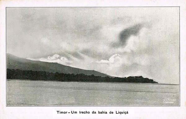 SN - Timor - Um trecho da bahia de Liqui - Edio da Circunscrio Civil de Liquia -  SD - Dim. ??x?? cm - Col. Monge da Silva (Cerca de 1925)