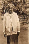 SN - Timor - Tipos e costumes. Um chefe "Dato" - Edio da Misso - SD - Dim. ??x?? cm - Col. Monge da Silva (Cerca de 1927)