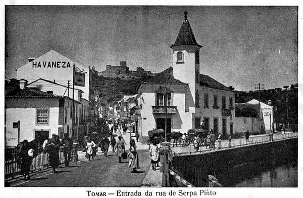 SN - Tomar. Entrada da Rua de Serpa Pinto - Ed. Loja do Barateiro - Dim. ? - (cerca ce 1900)