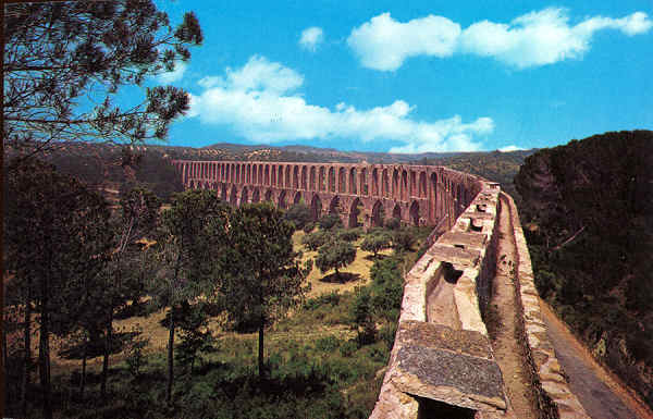 N 1067 - TOMAR-PORTUGAL - Aqueduto do Convento. Peges Altos - Ed. Centro de Caridade N Sr do Perptuo Socorro, Porto - SD - Dim. 150x103 mm - Circulado em 1970 - Col. Graa Maia