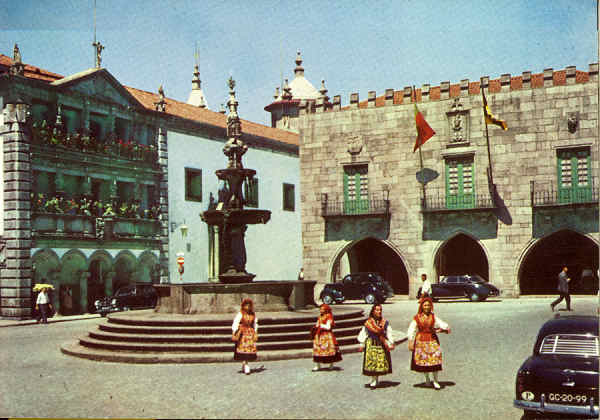 N 63 - Viana do Castelo (Portugal) - Aspecto parcial da Praa da Repblica - Ed. Lusocolor, Viana do Castelo - SD - Dim. 147x102 mm - Col. Graa Maia