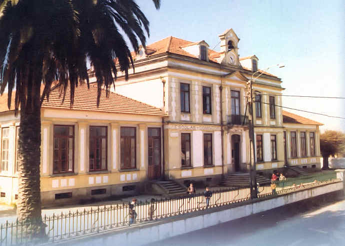 Escola de Laceiras. Clicar para ampliar.