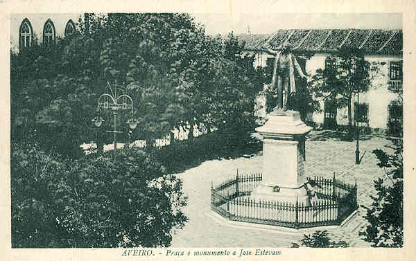 S/N - AVEIRO Praa e monumento a Jos Estvam - Editor no indicado - SD - Dim 14x9 cm - Col FMSarmento.