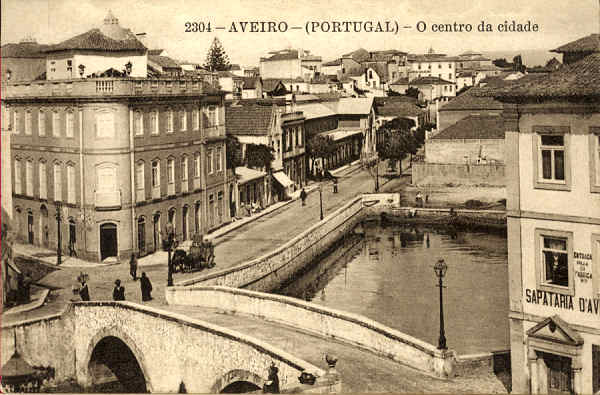 N. 2304 - AVEIRO (PORTUGAL) O centro da cidade - Editor no indicado - SD - Dim 13,5x8,9 cm. - Col FMSarmento.