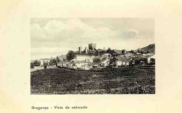 S/N - Bragana-Vista da estacada - Edio de Adriano Rodrigues, Bragana - S/D - Dimenses: 13,9x8,9 cm. - Col. Aurlio Dinis Marta.
