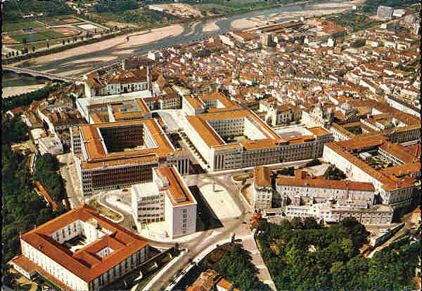 N. 477 - Coimbra. Cidade Universitria (vista area) - Ed. Portugal Turstico - SD - Dim. 14,7x10,3 cm. - Col. Graa Maia.