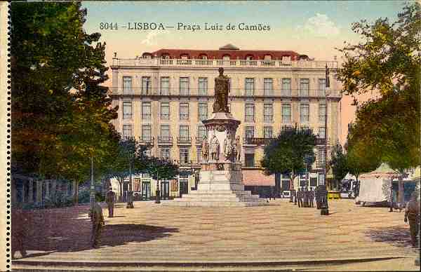 N. 8044 - Lisboa. Praa Luiz de Cames - Sem Editor [306192] - S/D - Dimenses: 13,6x8,7 cm - Col. Aurlio Dinis Marta.