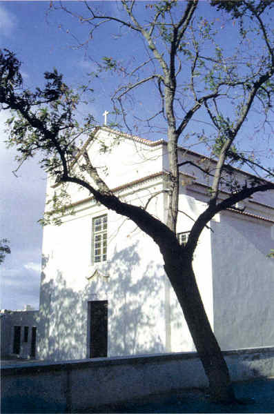 N 02 - Lisboa. Igreja Matriz de Sta Maria dos Olivais - Edio Olivais Shoping Center e Junta de Freguesia de St Maria dos Olivais, Pelouro da Cultura - Ano 2000 - Dim. 16x10,8 cm - Col. A. Monge da Silva