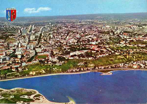 N. 30 - LUANDA Vista da cidade - Edio Estrela C. P. 5352, Luanda - S/D - Dimenses: 14,8x10,5 cm. - Col. Manuel Bia (1970)