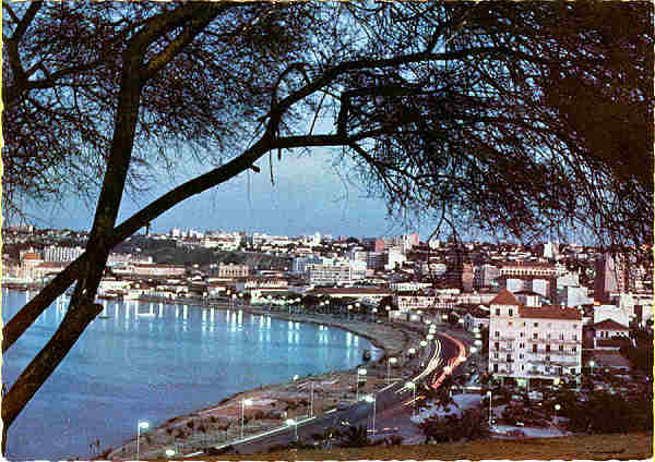 S/N - Luanda Vista nocturna sobre a Baia ano 1962 - Editor no indicado - Dim14,8x10,5 cm. - Col. Mrio Silva.