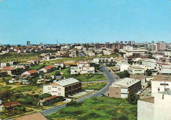 N. 13 - LUANDA Bairro Alvalade - Ed. Elmar - Luanda - Dim. 14,7x14,5cm Col. Mrio Silva (1972)