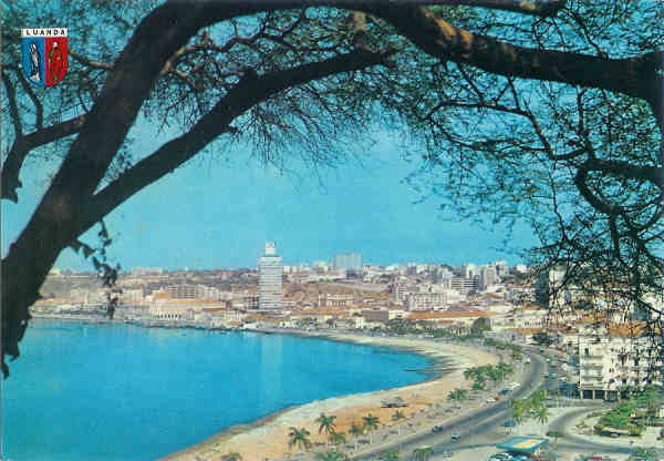 N 32 - Luanda. Vista da Baa - Ed. Estrela - SD - Circulado em 1970 - Dim.15,1x10,5 cm - Col. M. Soares Lopes.
