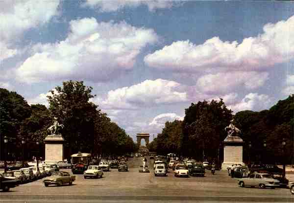 N. 6 - Les Champs-Elyses et l'Arc de Triomphe - Col. Messager - Dimenses: 15x10,3 cm. - Col. HJCO (1967).