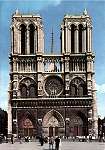 N. 18 - Paris: Notre-Dame de Paris et le parvis - Collection Messager - Dimenses: 10,4x14,9 cm. - Col. HJCO (1967).