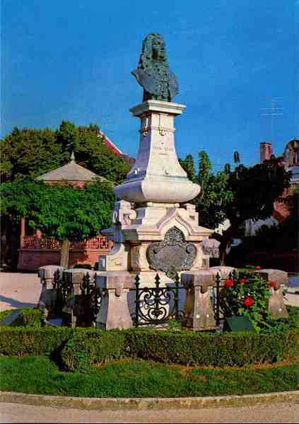 N. 2 - Pombal: Monumento ao Marqus de Pombal - Edio da Cmara Municipal de Pombal - S/D - Dimenses: 10,4x14,9 cm. - Col. nio C. Semedo.