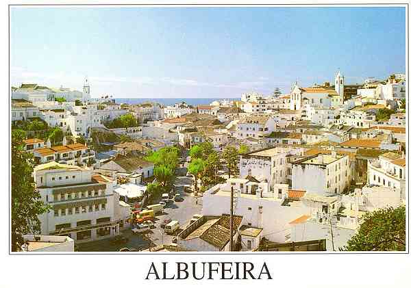 N 3300 - Albufeira-Algarve - Edio FOTO-VISTA, Algarve, tel. (082) 53324, Lisboa (01) 913 22 86 - S/D - Dimenses: 15x10,6 cm. - Col. Graa Maia.
