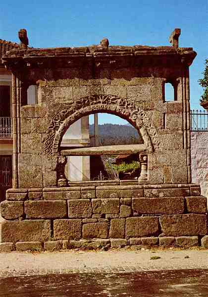 N. 8 - Arouca: Memorial de Santo Antnio, Santa Eullia - Edio da Cmara Municipal de Arouca - S/D - Dimenses: 10,4x14,9 cm. - Col. HJCO (1989).