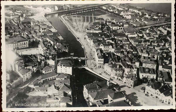 N. 23 - AVEIRO - Vista Parcial da Cidade - Edio Bruno da Rochaz & C, Aveiro - S/D - Dimenses: 13,7x8,7 cm - Col. nio Semedo.