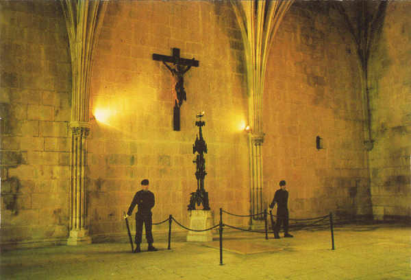 N. 1096 - BATALHA (Portugal) Mosteiro - Sala do Captulo. Campa do Soldado Desconhecido - Ed. Coleco DLIA - S/D Dim: 14,9x10,4cm - Col. Ftima Bia (dcada de 60)
