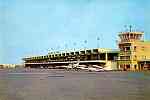 N. 63 - BEIRA-Moambique Aeroporto - Edio de M. Salema & Carvalho, Ld, Beira Moambique - S/D - Dimenses: 15x10,4 cm. - Col. Manuel Bia (1970)