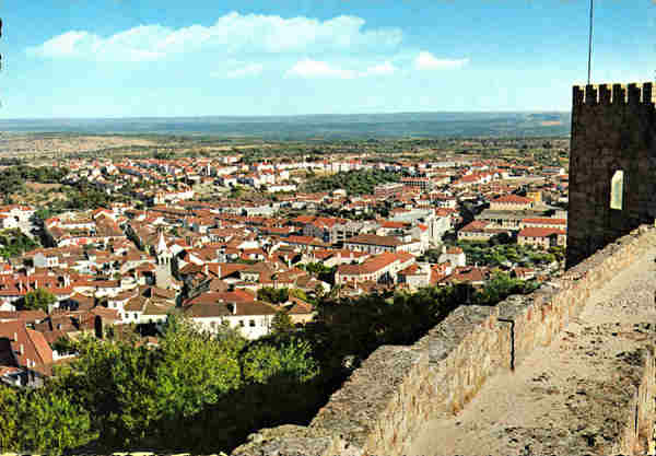 N. 270/Pr. - Castelo Branco Torre de Menagem do Castelo e vista parcial da cidade - Edio Portugal Turstico - S/D - Dimenses: 14,8x10,4 cm. - Col. Graa Maia.