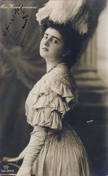 Serie 0304-3 - Miss Zuckerman (artista) - Edicao Georg Gerlach & C, Berlin - Circulado em 1907 - Dim. 13,6x8,4  cm - Col. Amlcar Monge da Silva