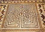 N. 55 - MUSEU MONOGRFICO DE CONMBRIGA. Mosaico. O Minotauro no labirinto. Sc. 3 d. C. - Fotgrafo DELFIM FERREIRA - Impressores EDARTE, Porto - SD - Dim. 14,6x10,5 cm. - Col. Ftima Bia.