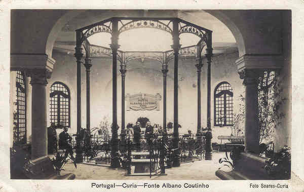 SN - Portugal - Curia. Fonte Albano Coutinho - Ed. Bazar Soares, Porto - Curia - Gerez - Dim.13,8x8,7 cm - Circ. 1922 - Col. A Simes (017-3).