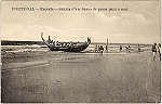 SN - PORTUGAL - Espinho-Sahida d'um barco de pesca para o mar - Editor Alberto Malva, Rua Madalena, Lisboa - SD - Dim. 8,9x13,8 cm. - Col. Jaime da Silva (Circulado em 1920).